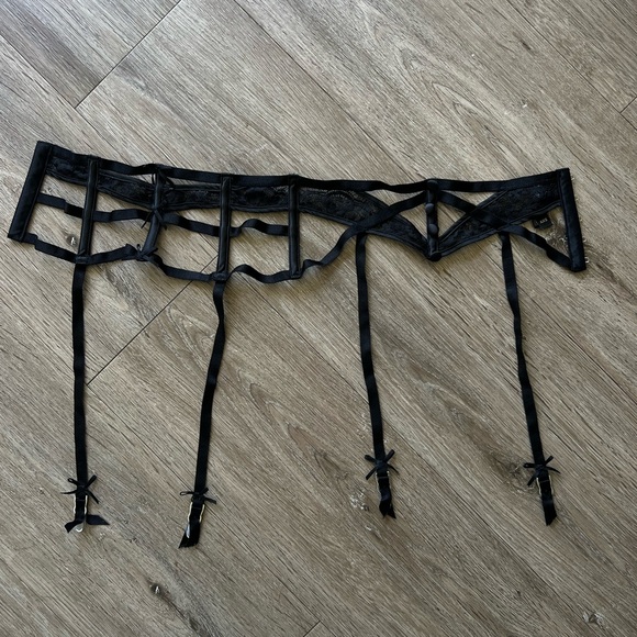 For Love And Lemons Black Lace Garter - Picture 4 of 7